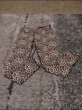 ZYIA Active Leopard Brilliant Scrunchy Lifting Hi Rise Leggings Size 8-10